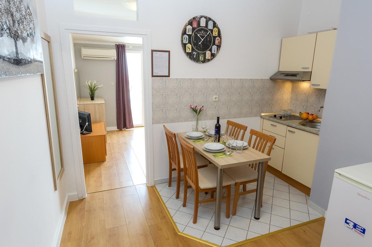 Apartments In City Center Ventus Novalja Kültér fotó