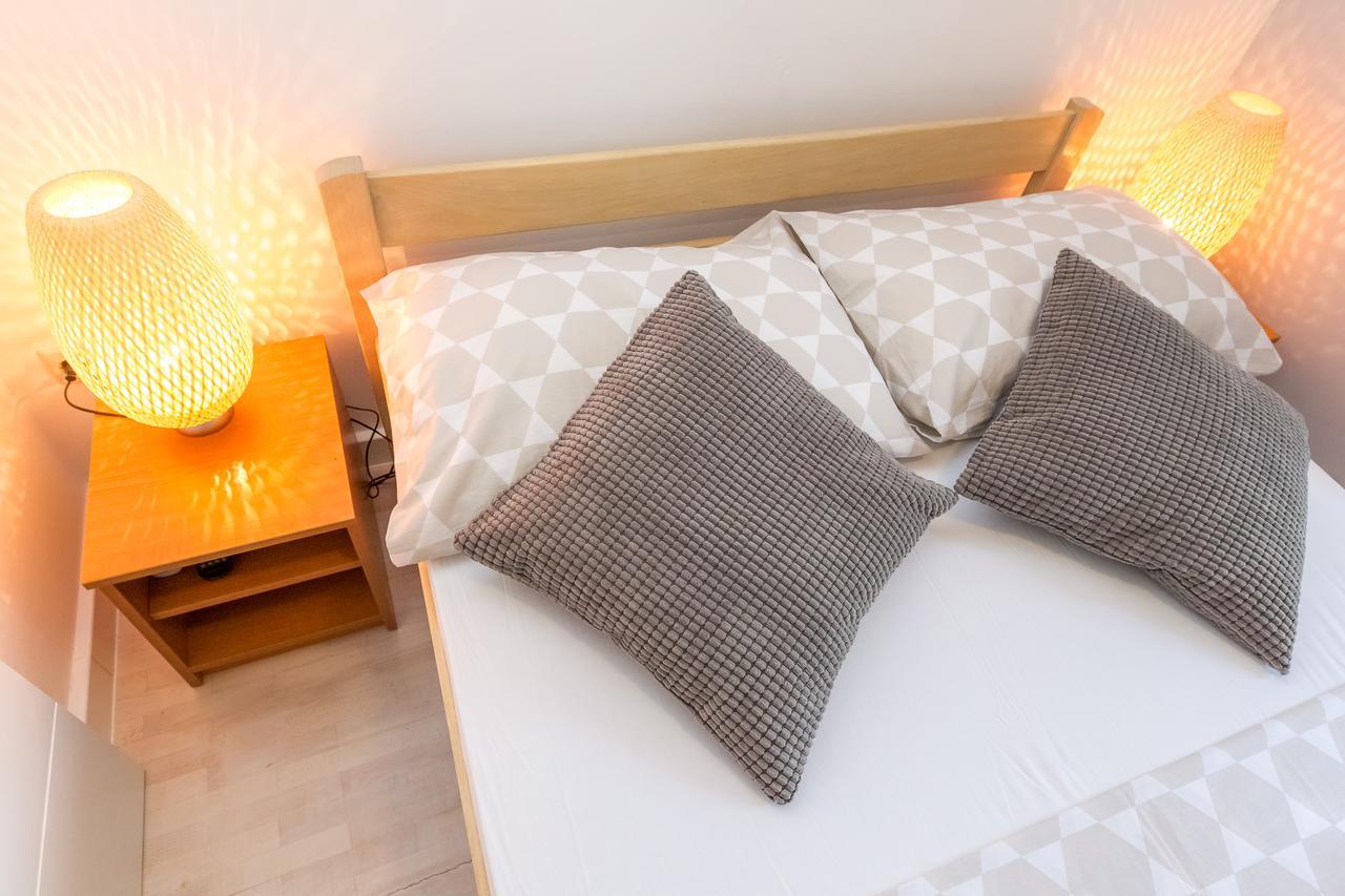 Apartments In City Center Ventus Novalja Kültér fotó