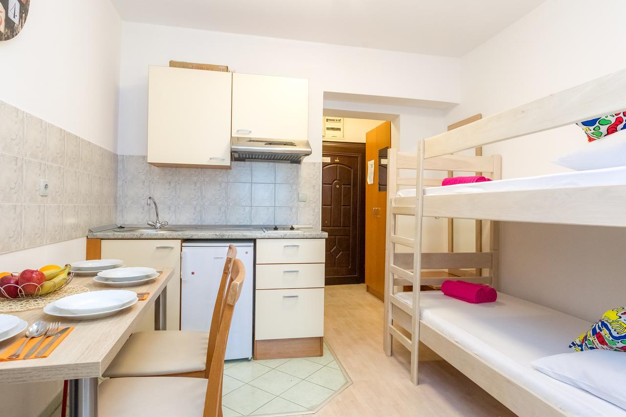 Apartments In City Center Ventus Novalja Kültér fotó